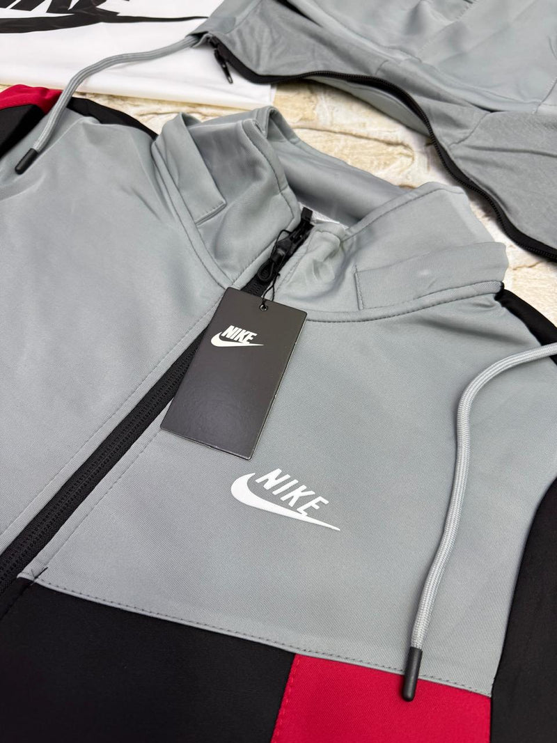 CONJUNTO NIKE TECH - PRETO/CINZA/VERMELHO