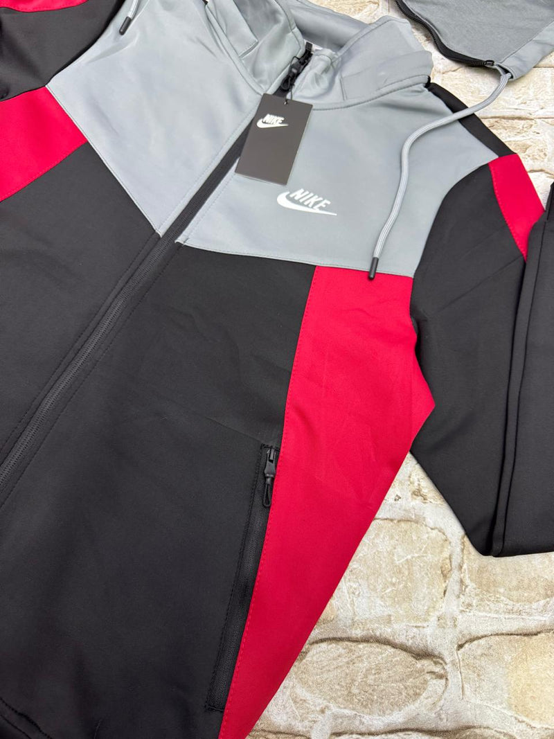 CONJUNTO NIKE TECH - PRETO/CINZA/VERMELHO