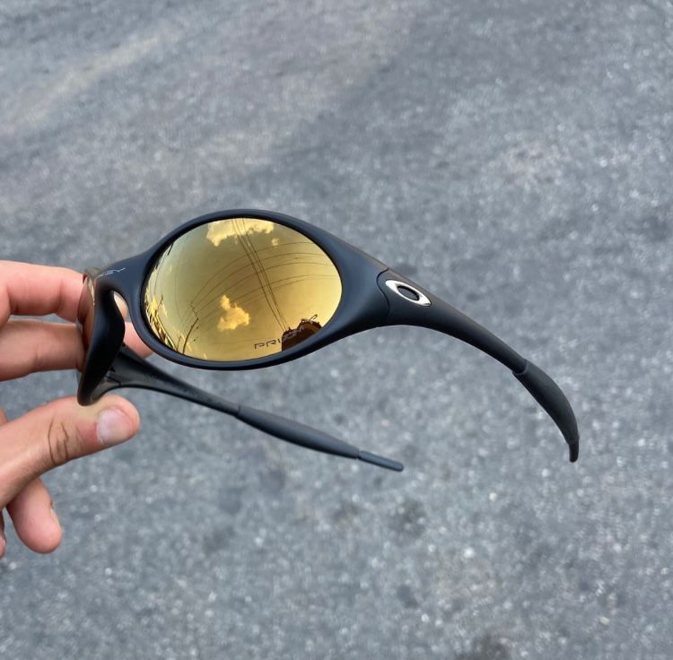 EYE JACKET PRETA LENTE GOLD