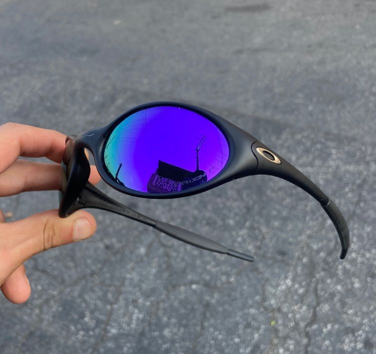 EYE JACKET PRETA LENTE ROXA - PREMIUM