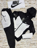 NIKE TECH FLEECE - PRETO/BRANCO